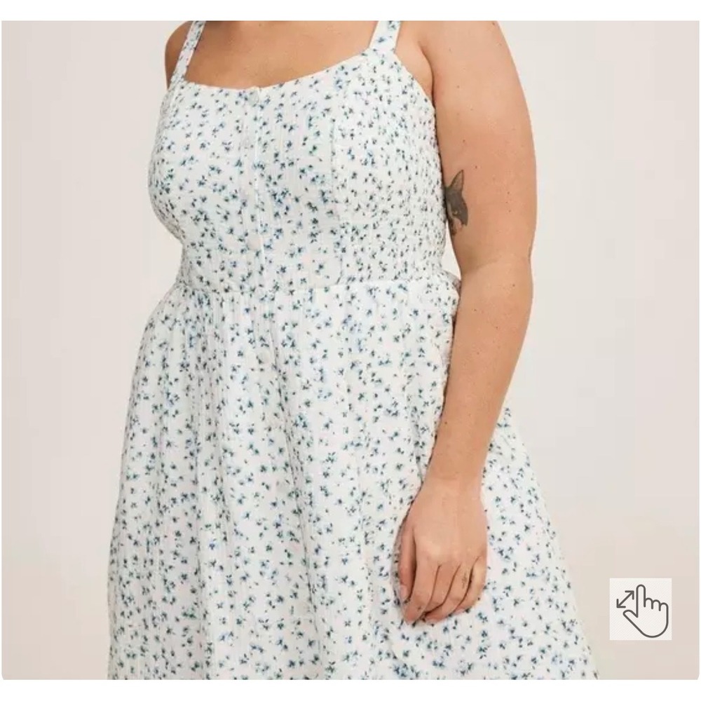 Torrid white and blue smocked Button-dress size 3